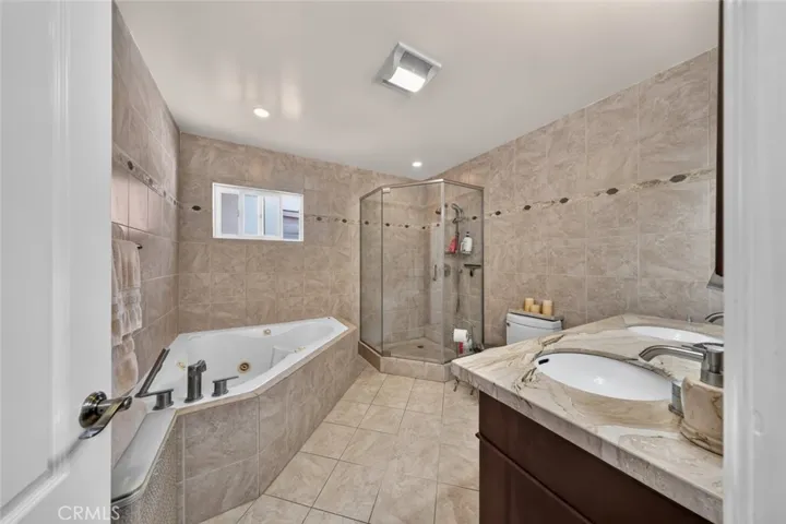 6415 Varna Avenue, Van Nuys, California 91401