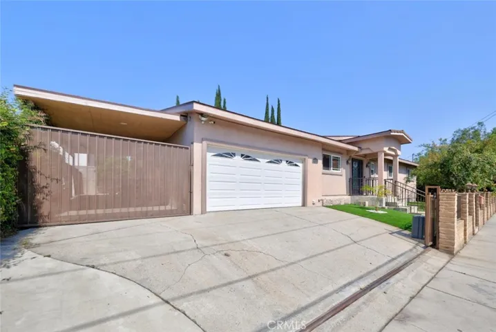 6415 Varna Avenue, Van Nuys, California 91401