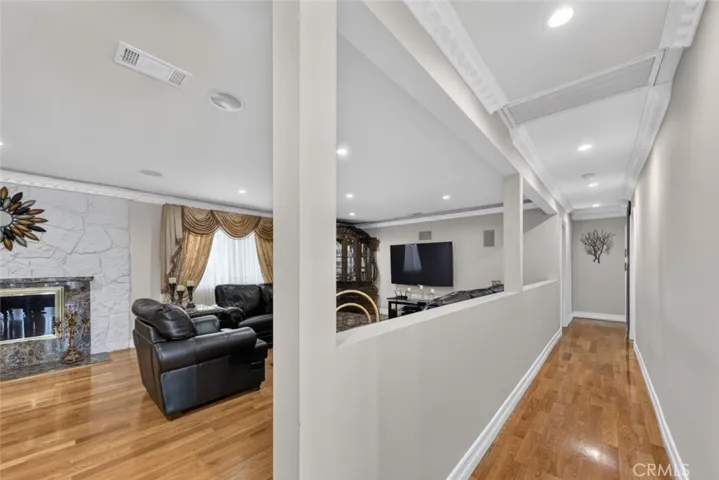 6415 Varna Avenue, Van Nuys, California 91401