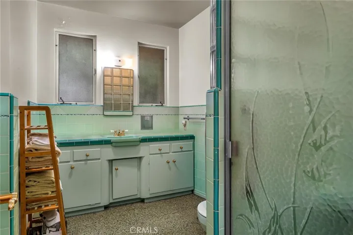 1130 Centinela, Santa Monica, California 90403