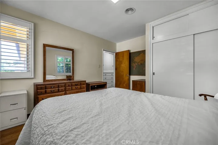 1130 Centinela, Santa Monica, California 90403