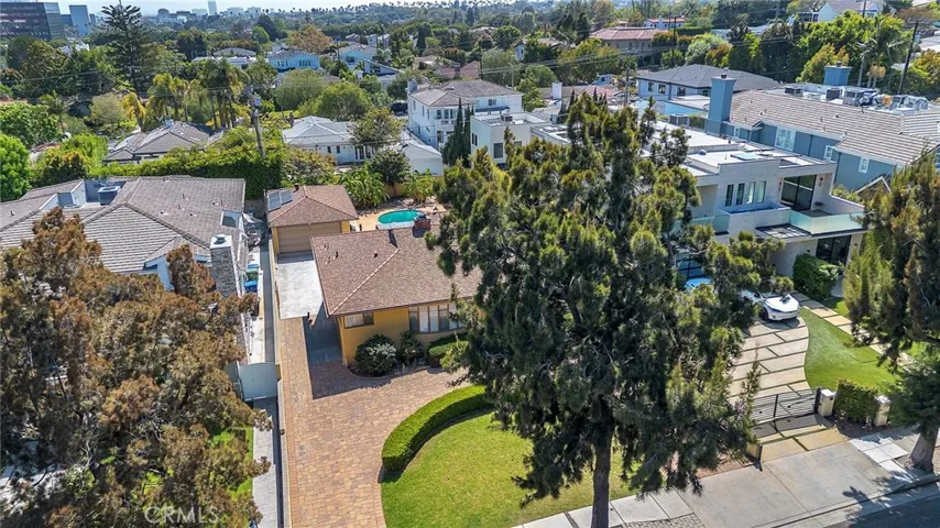 1130 Centinela, Santa Monica, California 90403