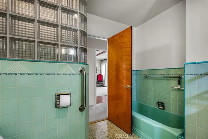 1130 Centinela, Santa Monica, California 90403