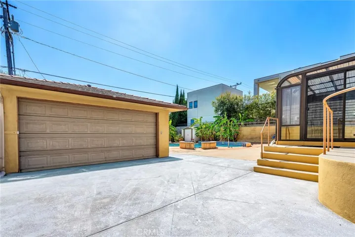 1130 Centinela, Santa Monica, California 90403