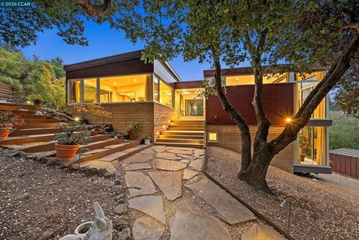 2 Crane Ct, Orinda, California 94563