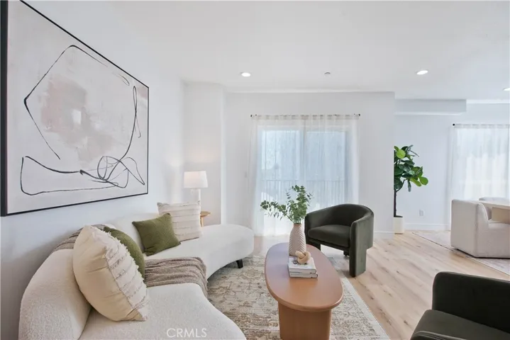 542 N Serrano Avenue, Los Angeles, California 90004