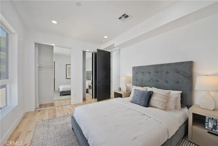 542 N Serrano Avenue, Los Angeles, California 90004