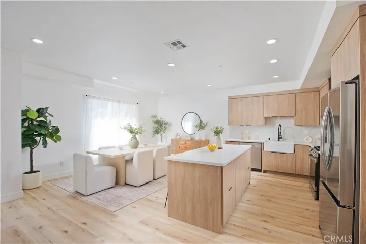 542 N Serrano Avenue, Los Angeles, California 90004
