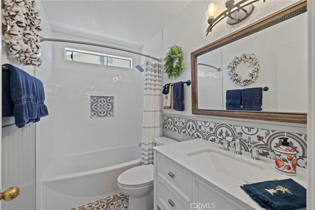 Additional bathroom upstairs