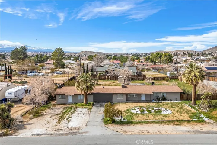 15944 Wintun Road, Apple Valley, California 92307