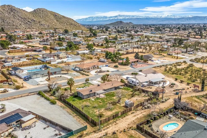 15944 Wintun Road, Apple Valley, California 92307
