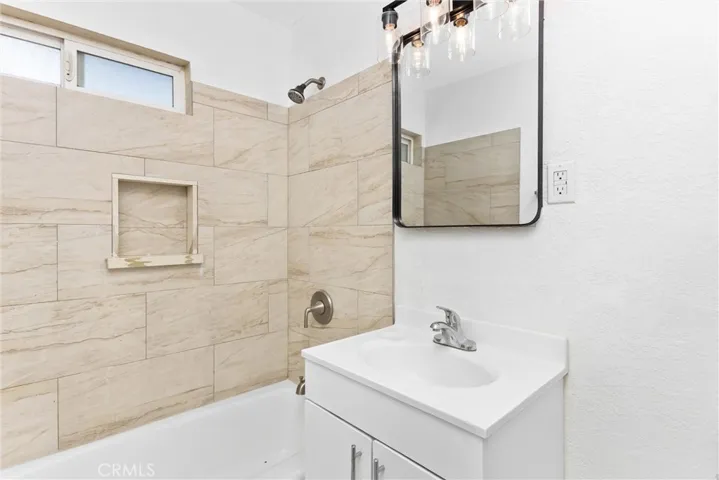Shared full bath