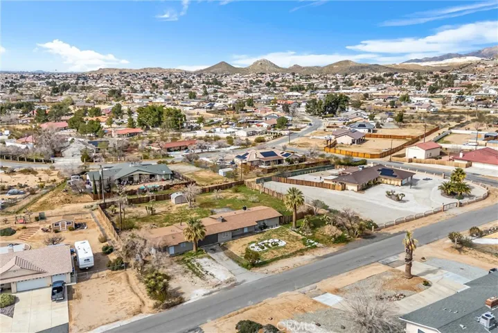 15944 Wintun Road, Apple Valley, California 92307