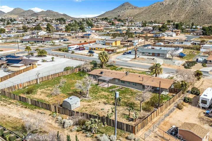 15944 Wintun Road, Apple Valley, California 92307