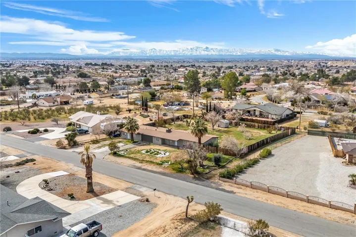 15944 Wintun Road, Apple Valley, California 92307
