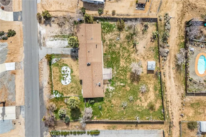 15944 Wintun Road, Apple Valley, California 92307