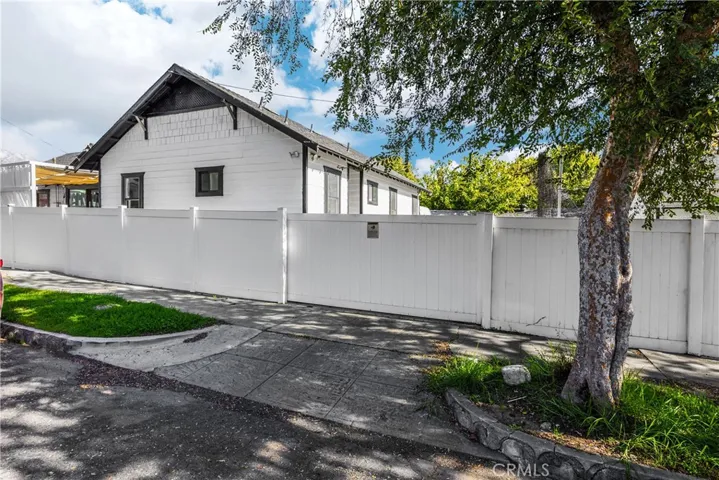 506 E 11th, Upland, California 91786