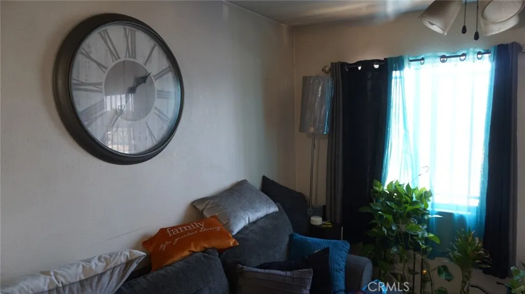11167 S San Pedro, Los Angeles, California 90061 — photo 5