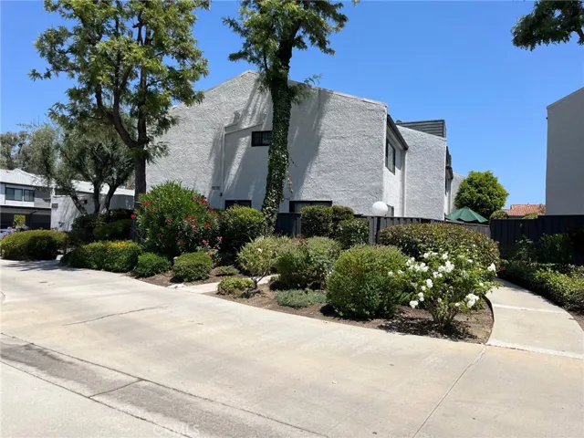 11311 Tampa 17, Porter Ranch, California 91326