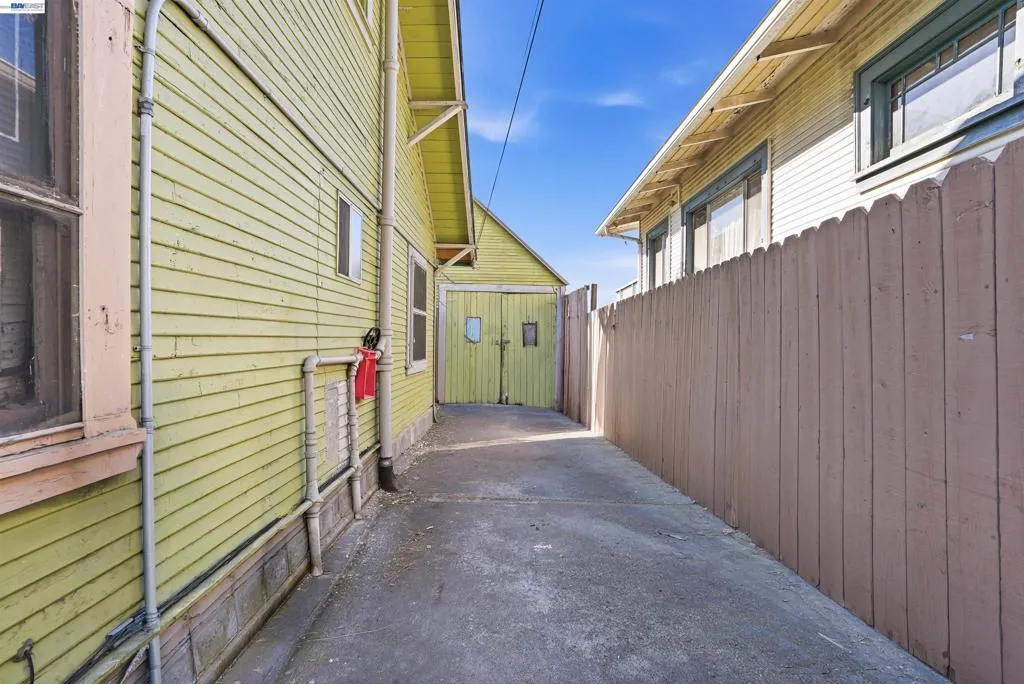 1473 82nd Ave, Oakland, California 94621-2201 — photo 5