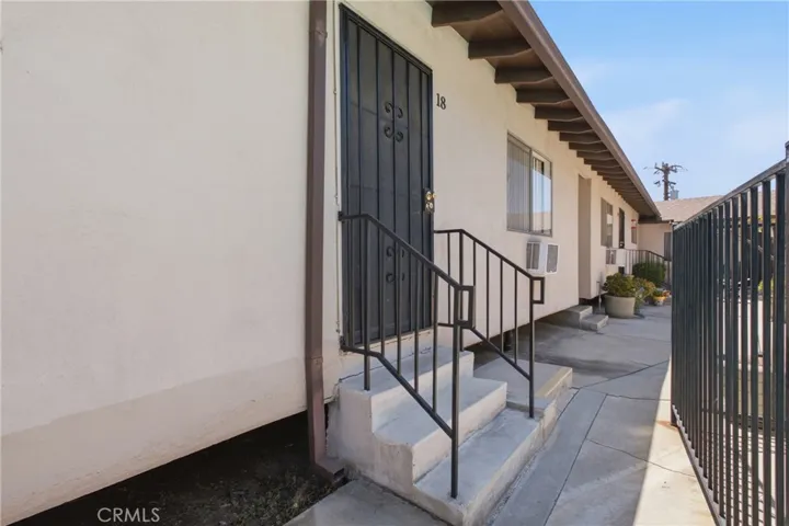 312 Vecino Drive 18, Covina, California 91723