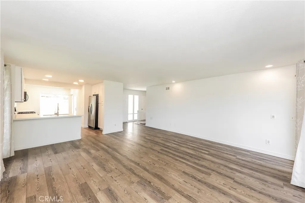 Main living room 2