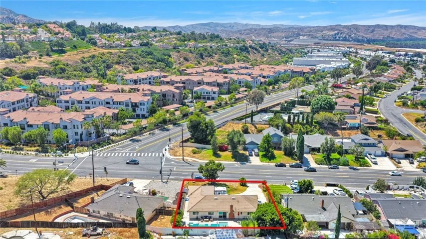 981 Serfas Club, Corona, California 92882