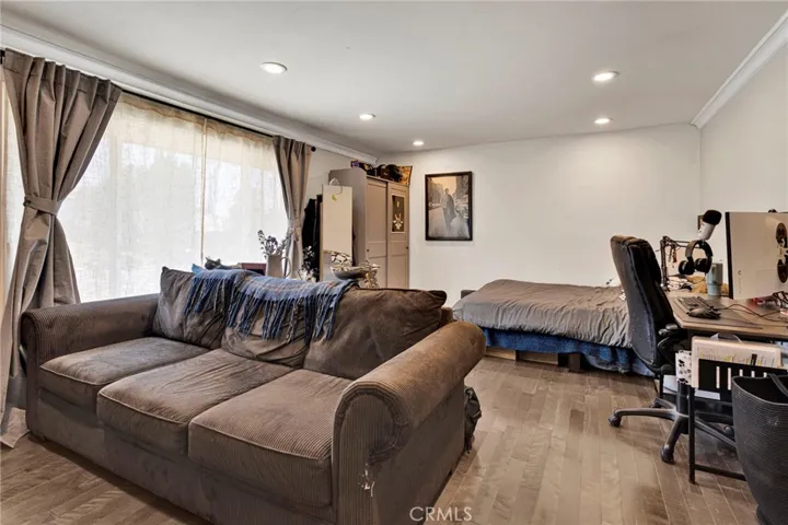981 Serfas Club, Corona, California 92882