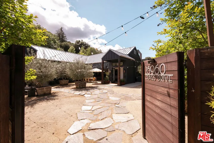 28960 Crags Drive, Agoura Hills, California 91301