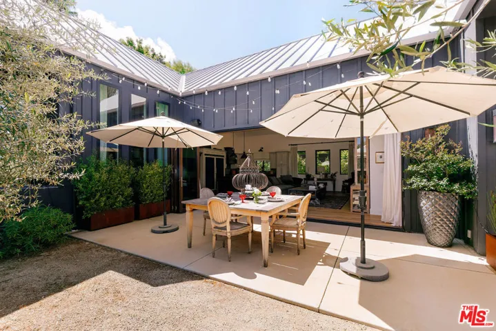 28960 Crags Drive, Agoura Hills, California 91301