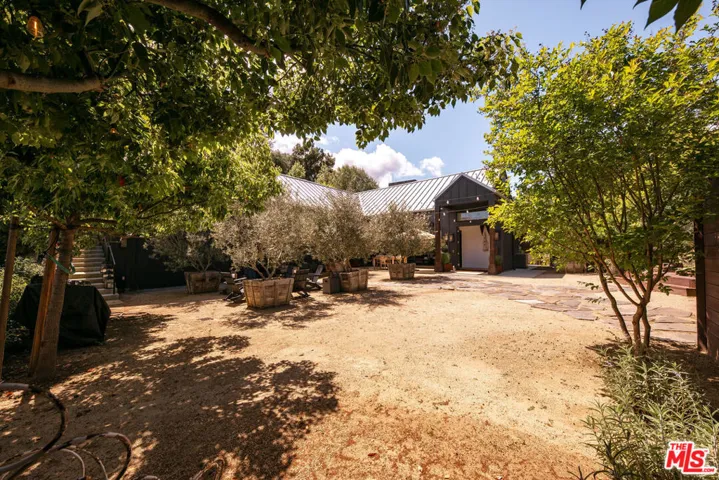 28960 Crags Drive, Agoura Hills, California 91301