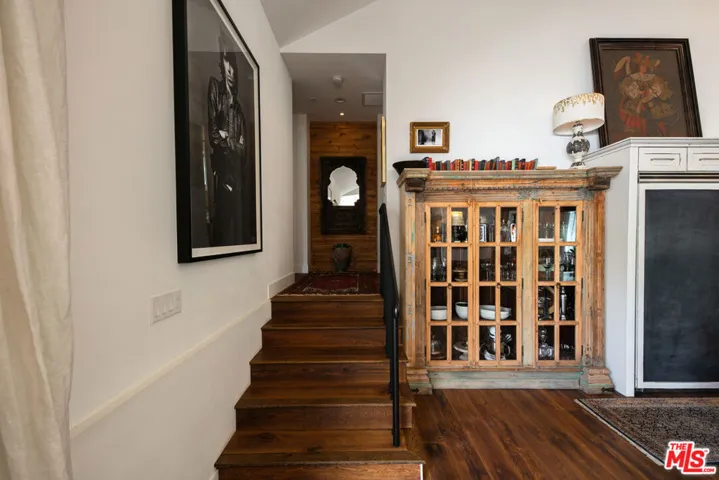 28960 Crags Drive, Agoura Hills, California 91301