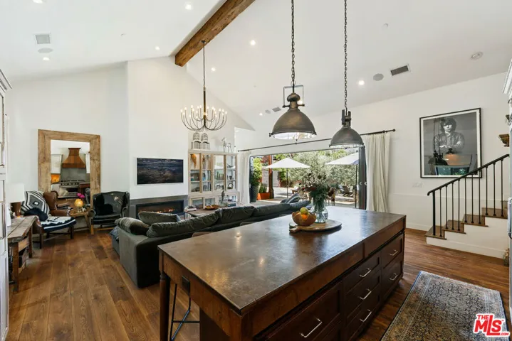 28960 Crags Drive, Agoura Hills, California 91301
