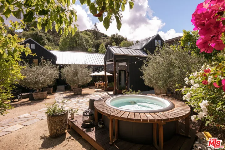 28960 Crags Drive, Agoura Hills, California 91301