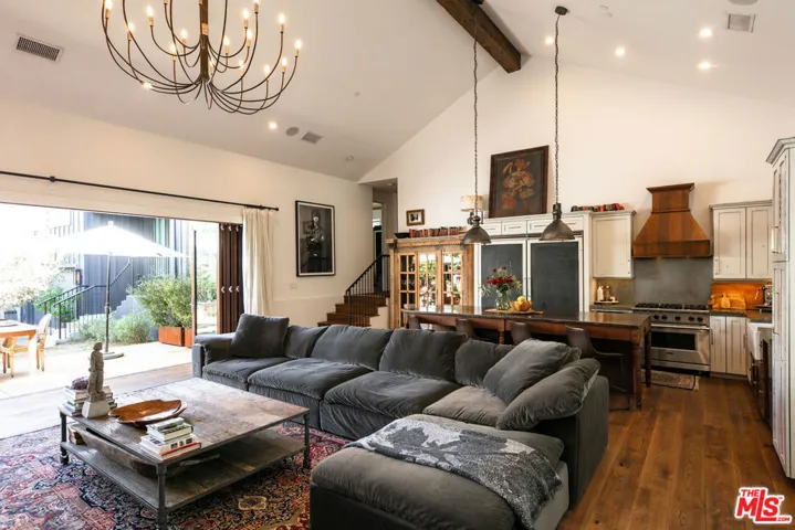 28960 Crags Drive, Agoura Hills, California 91301