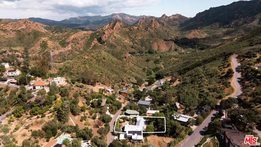 28960 Crags Drive, Agoura Hills, California 91301