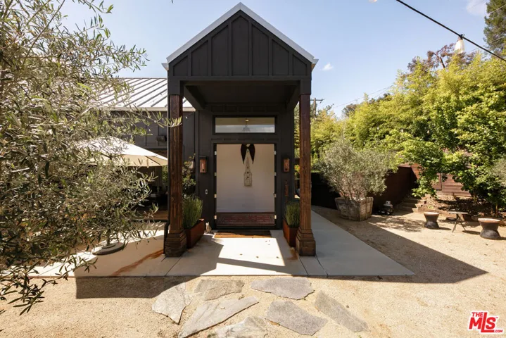 28960 Crags Drive, Agoura Hills, California 91301