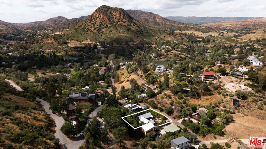 28960 Crags Drive, Agoura Hills, California 91301