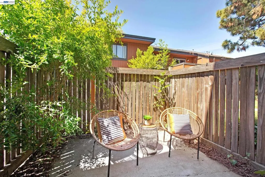 # 1 Front side patio