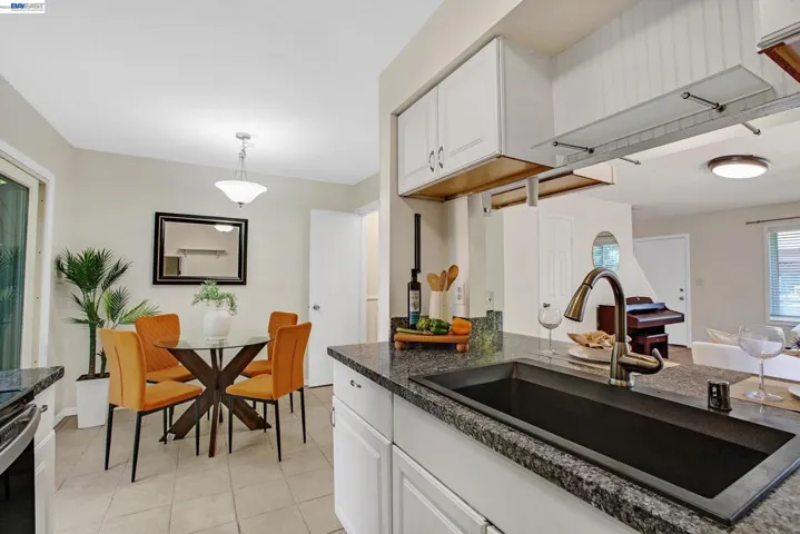 Breakfast bar with Patio # 1