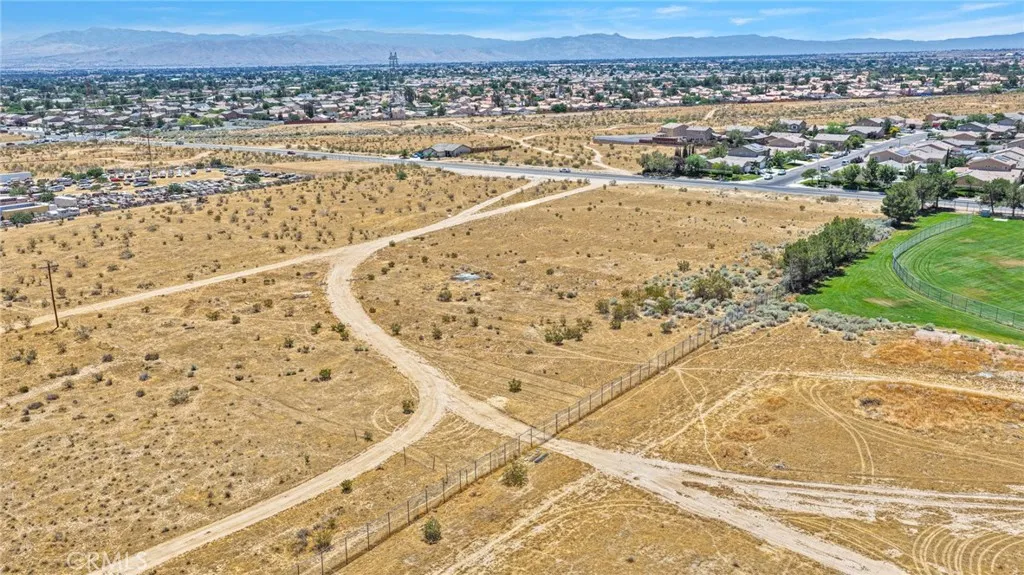 13702 Del Cerro Street, Victorville, California 92392 — photo 5