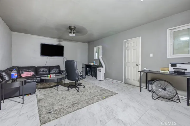 818 828 E Manchester Avenue, Los Angeles, California 90001