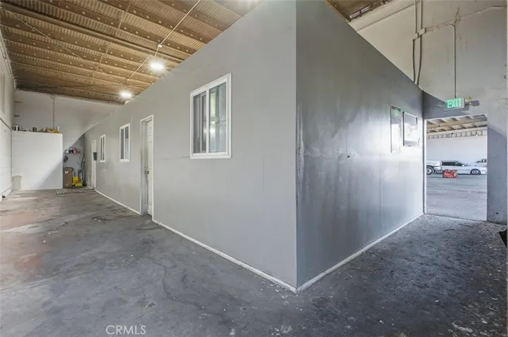 818 828 E Manchester Avenue, Los Angeles, California 90001