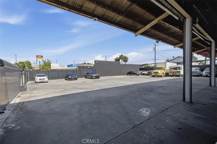 818 828 E Manchester Avenue, Los Angeles, California 90001