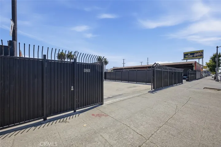 818 828 E Manchester Avenue, Los Angeles, California 90001