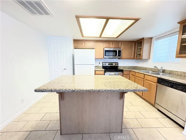 3448 Hathaway 143, Long Beach, California 90815