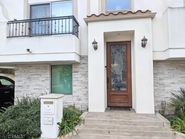 13260 Landale Street, Sherman Oaks, California 91423