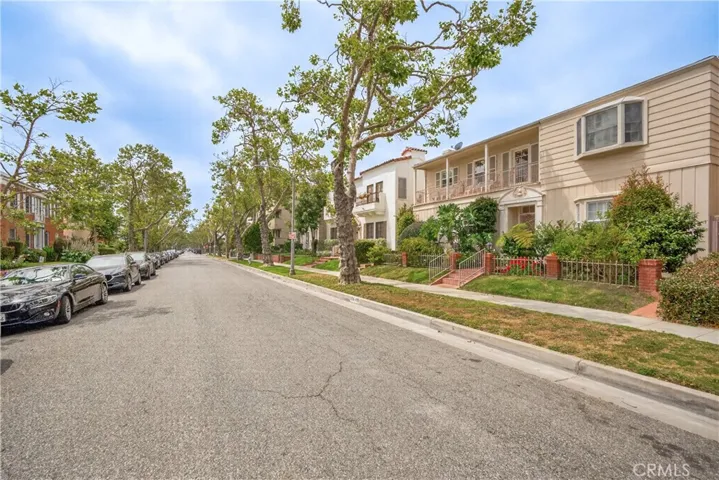135 S Canon Drive, Beverly Hills, California 90212