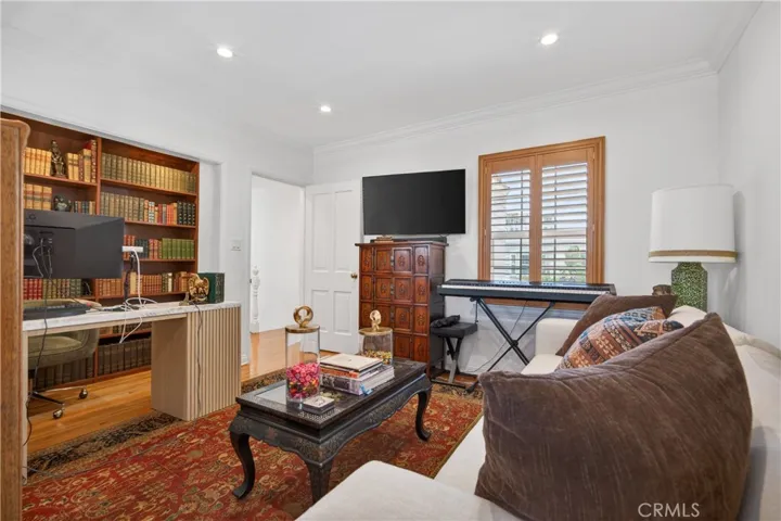 135 S Canon Drive, Beverly Hills, California 90212