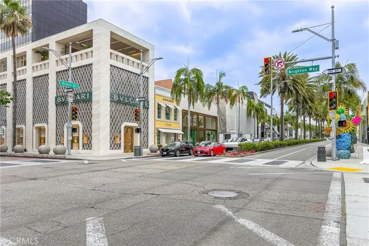135 S Canon Drive, Beverly Hills, California 90212